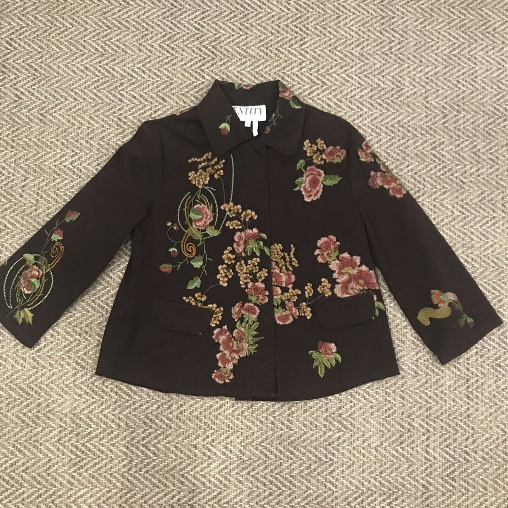 Entity Women’s Medium Cotton Blend Jacket Floral Embroidered Back Snap Button